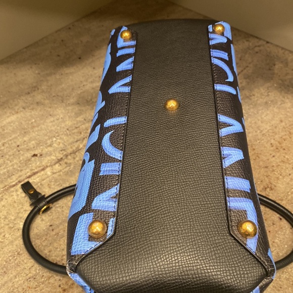 Gently used Burberry Graffiti bag - Picture 3 of 12